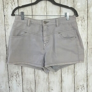 BDG Denim Womens Shorts Super High Rise Seam Size 29W‎ Light Gray Bootie